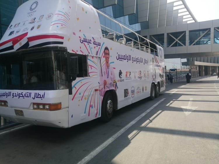 استقبال حافل لأبطال التايكوندو في مطار القاهرة
