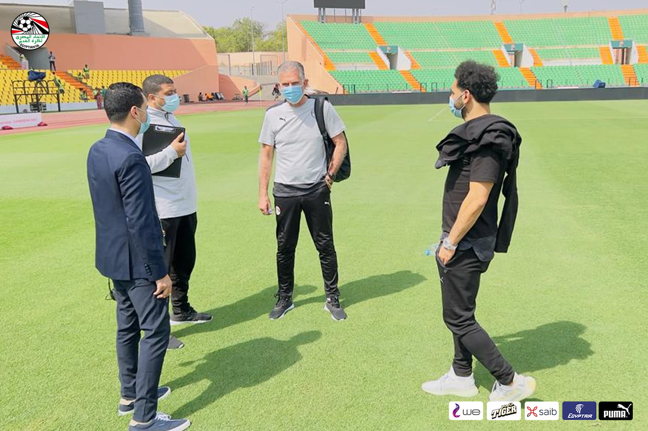 كيروش وصلاح يتفقدان ملعب مباراة مصر ونيجيريا